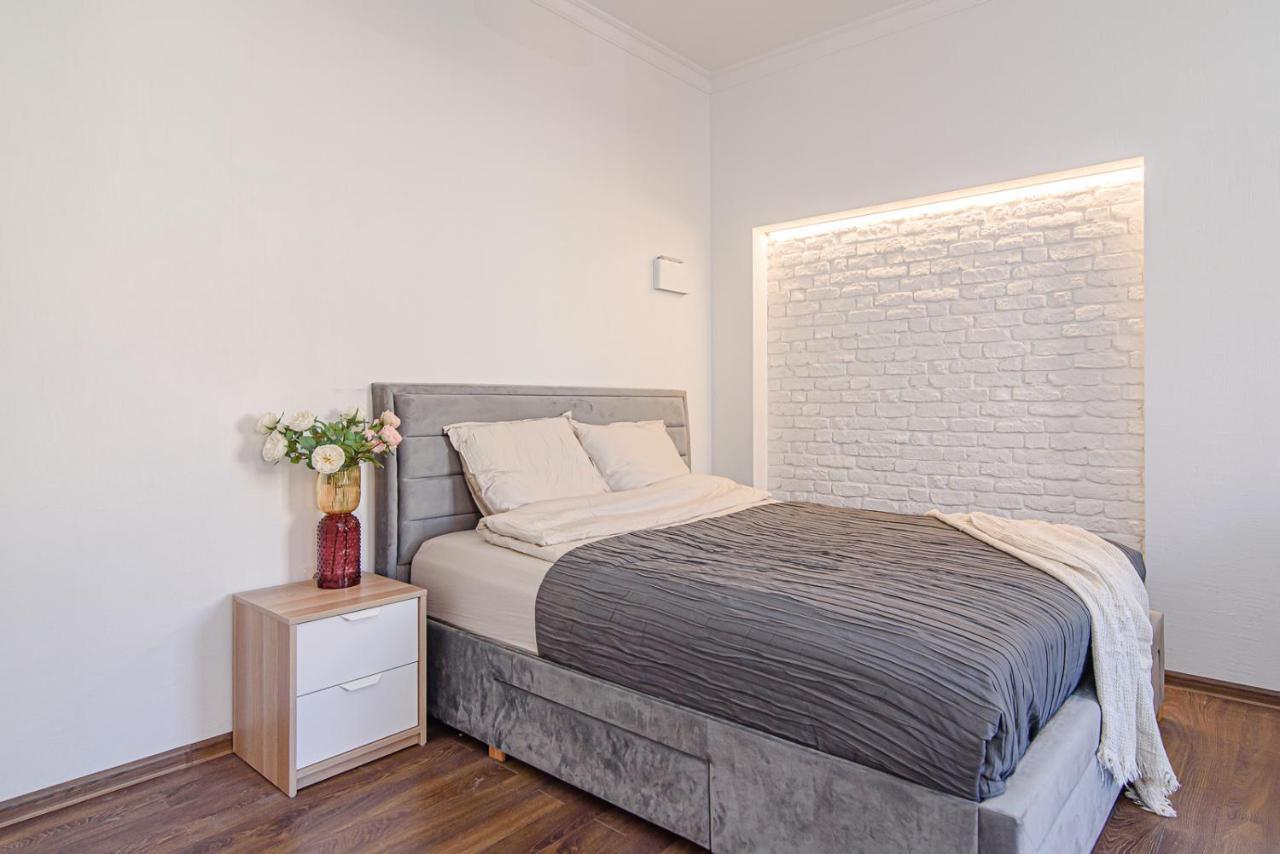 Welcoming Studio In Historic Vilnius With Free Parking By Urban Rent Lägenhet Exteriör bild