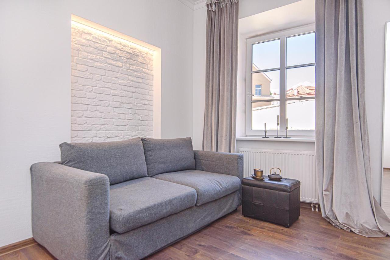 Welcoming Studio In Historic Vilnius With Free Parking By Urban Rent Lägenhet Exteriör bild